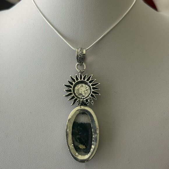 White Buffalo Turquoise Oval Sun Motif Pendant Necklace Sterling Silver New - Picture 5 of 6